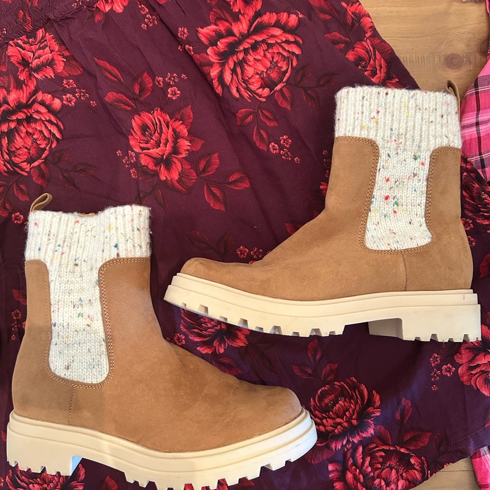 Art class youth 5 Tan and Cream Kids Boots